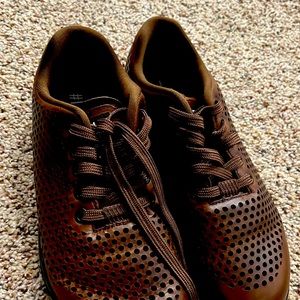 Womens like new Brown Leather No Bull